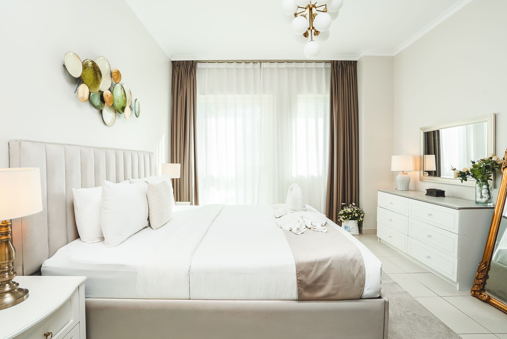 Fully furnished 1BR | Balcony | Prime Location