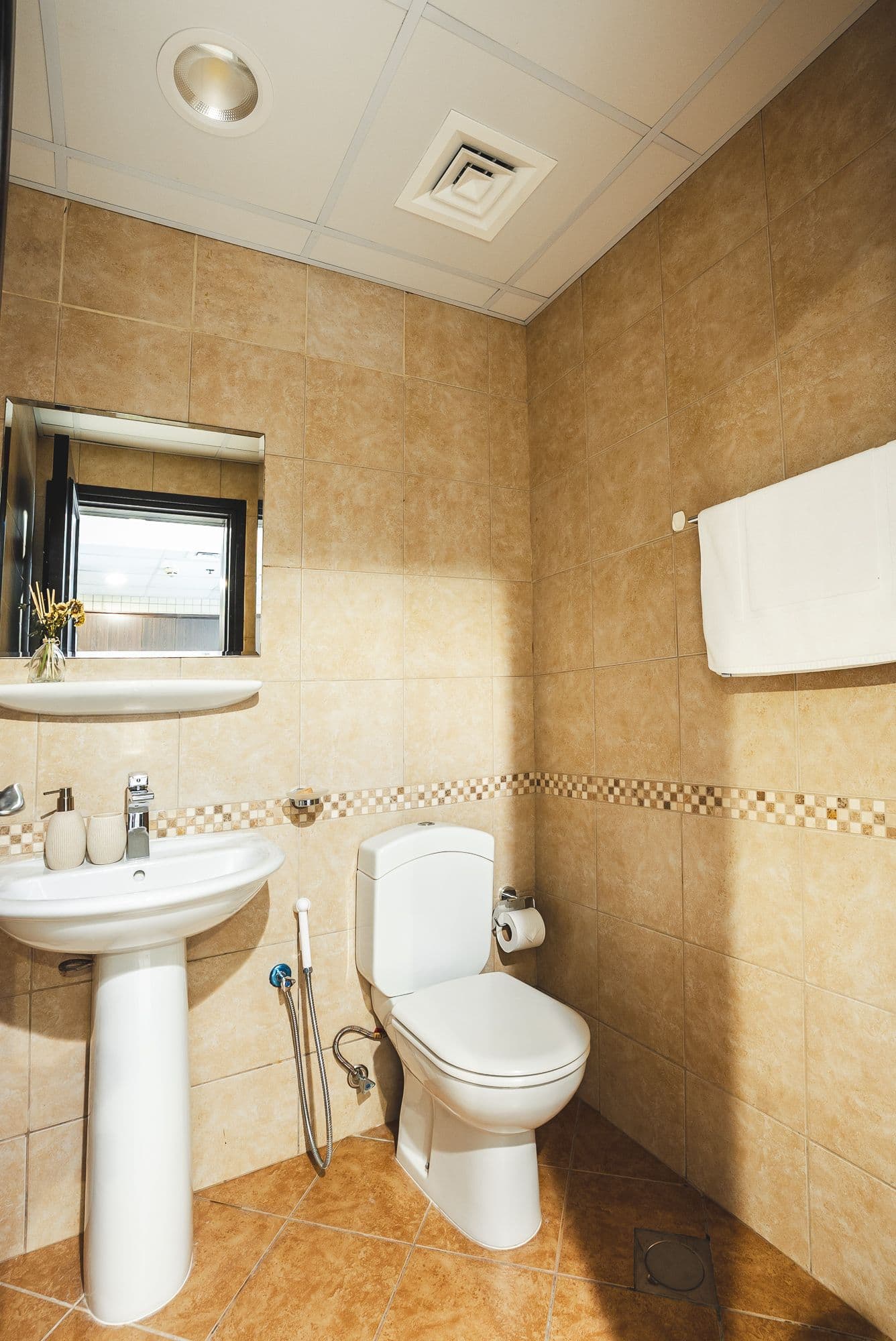 Fully furnished 1BR | Balcony | Prime Location