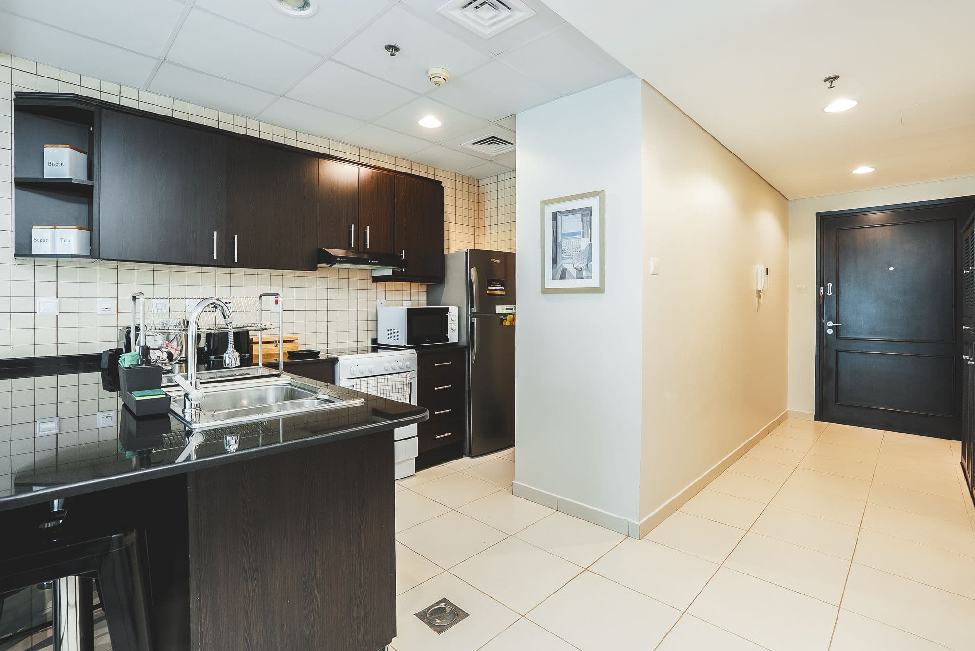 Fully furnished 1BR | Balcony | Prime Location