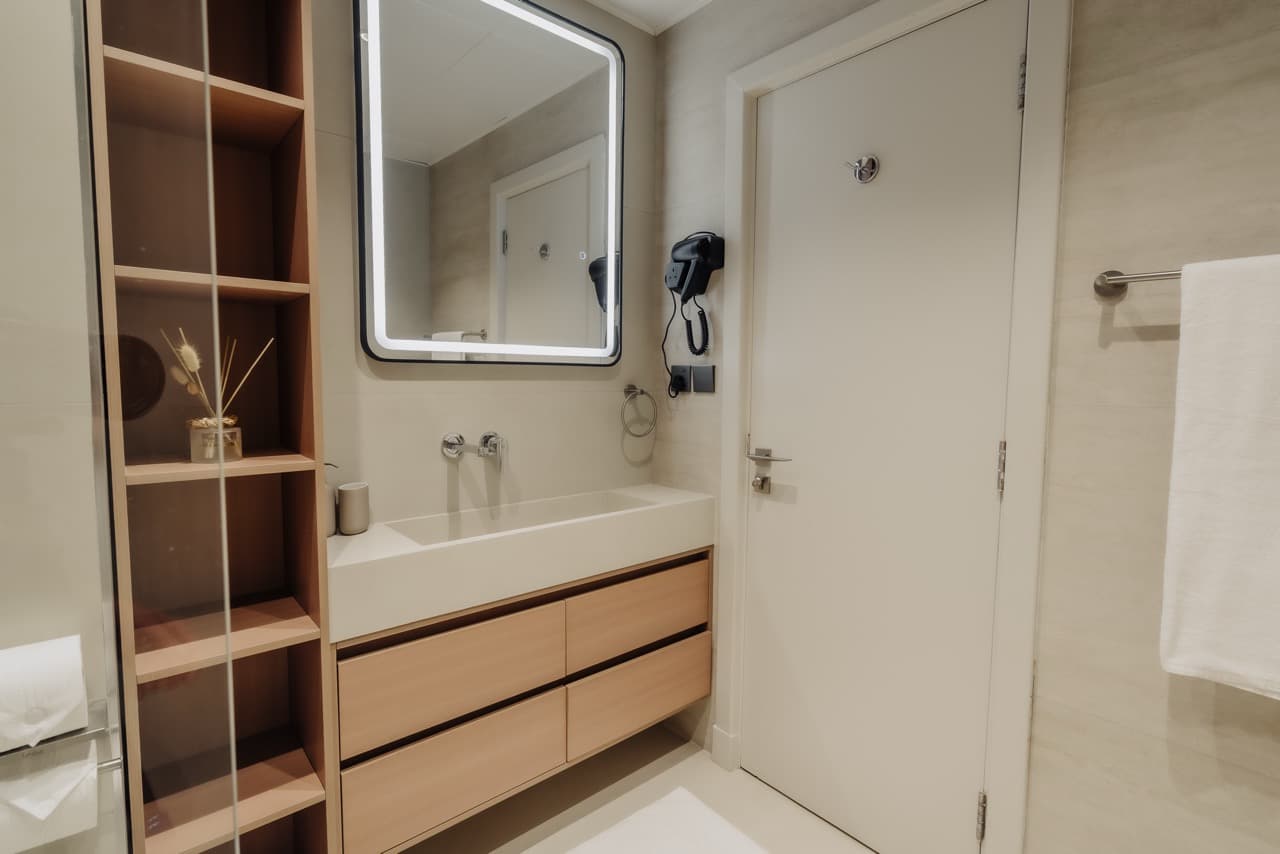 Upgraded | 1BDR Fully Furnished | Dubai Marina* 4
