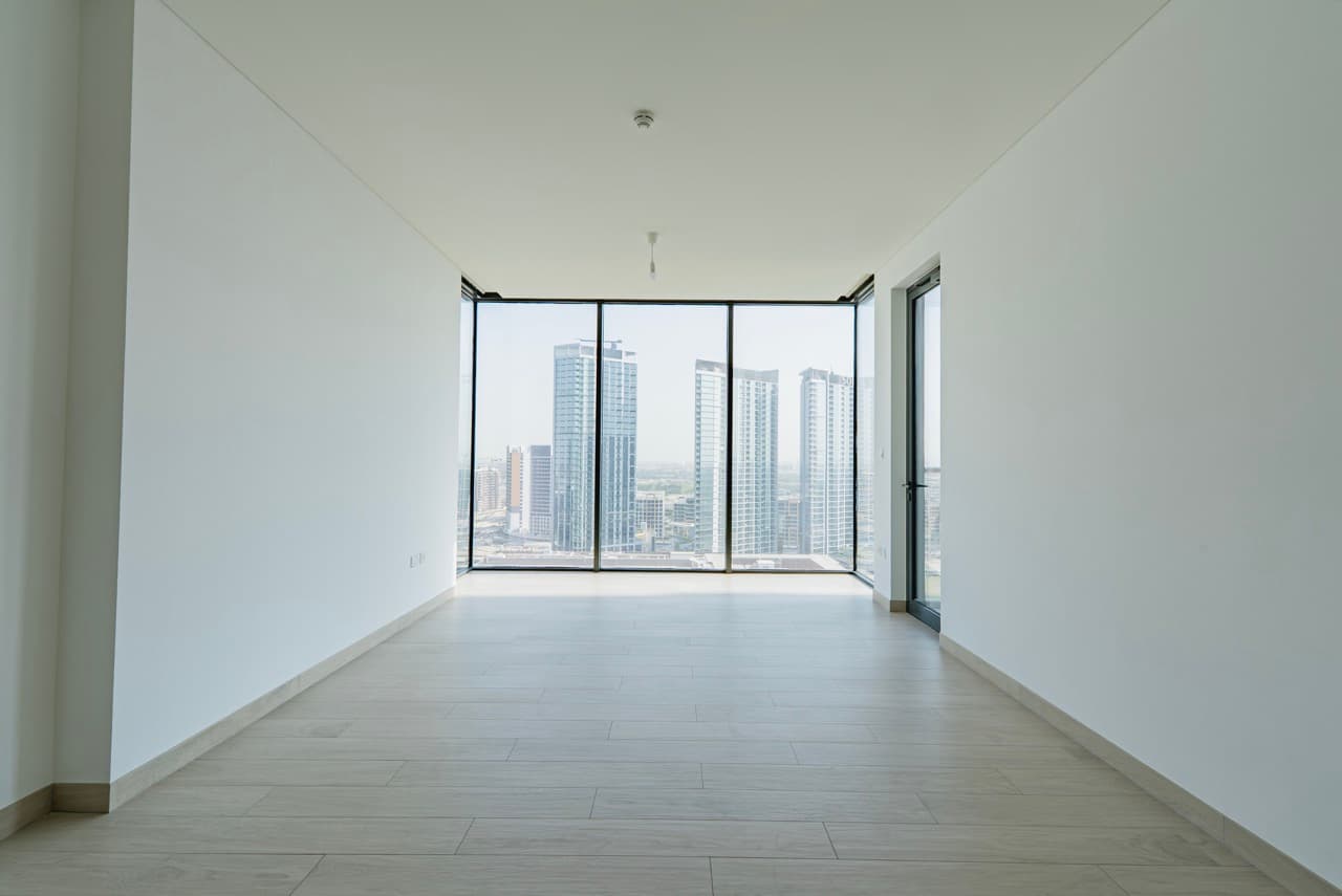 High Floor | Vacant | Amazing Layout 9