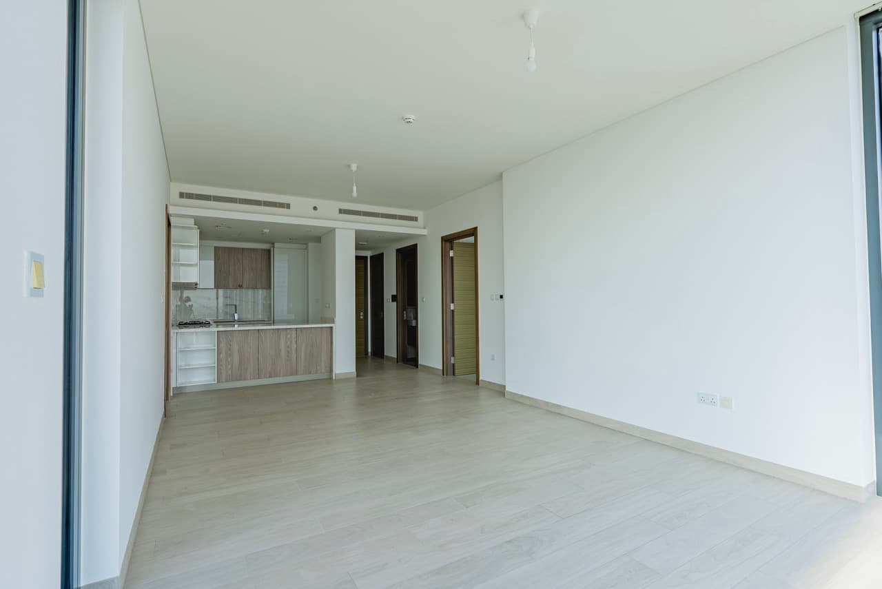 High Floor | Vacant | Amazing Layout 5