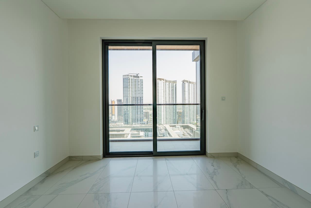 High Floor | Vacant | Amazing Layout 13