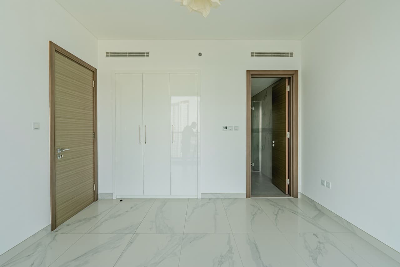 High Floor | Vacant | Amazing Layout 12