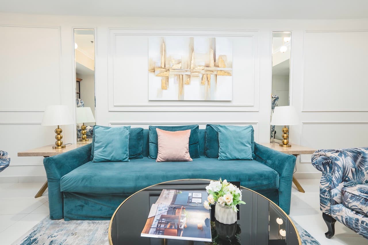 High 2 BR | Modern Upgraded | Sea View