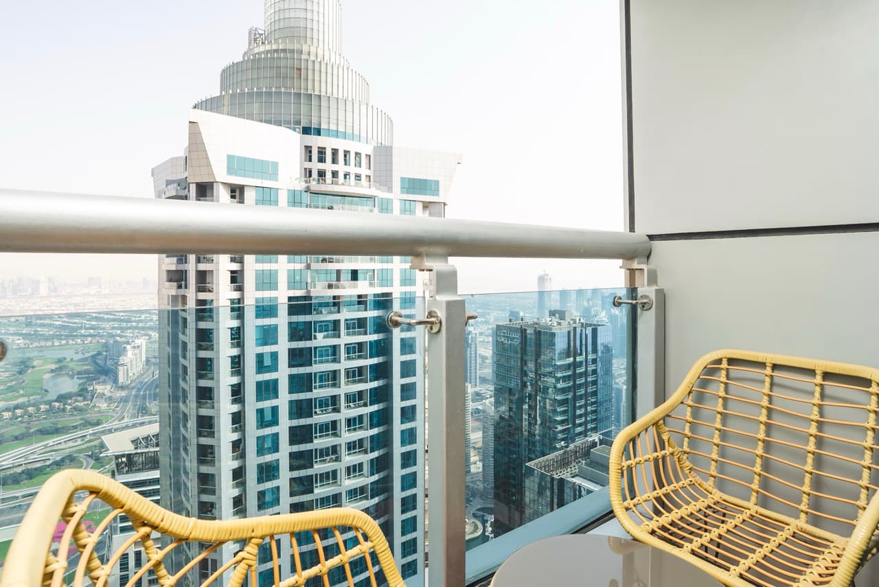 High 2 BR | Modern Upgraded | Sea View