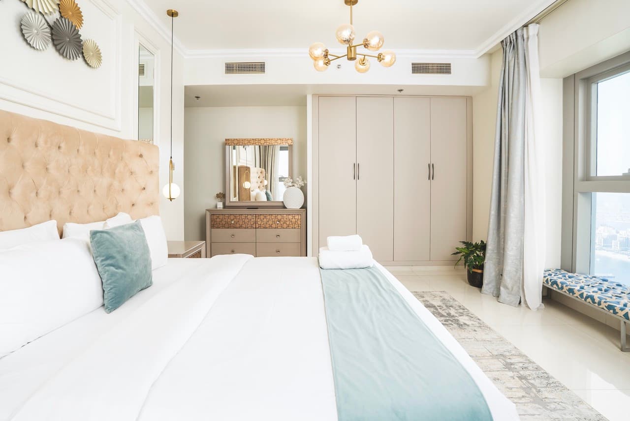 High 2 BR | Modern Upgraded | Sea View
