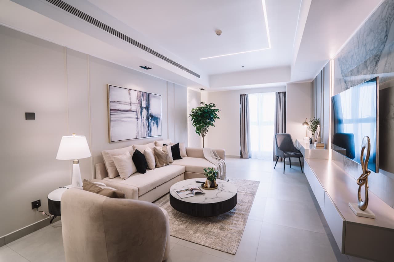 Luxury 1 BR | Fully Furnished& Upgraded | High Floor* 7