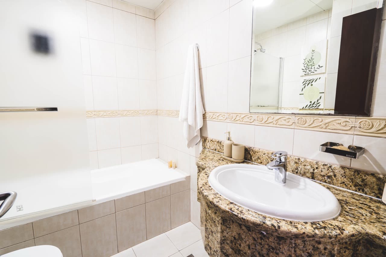 Cozy 2 BR | Sea view | High Floor*