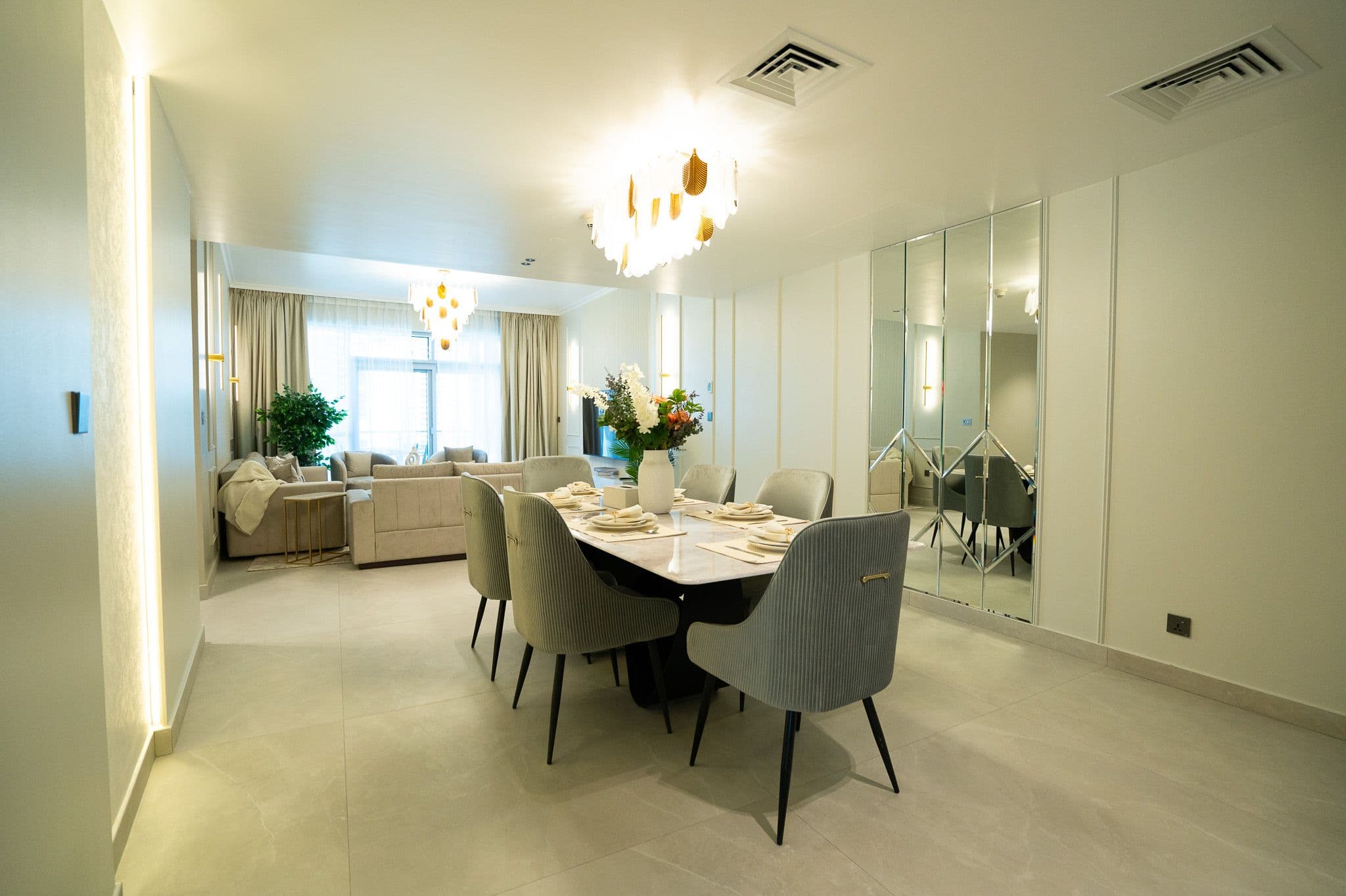  Luxury Upgraded I Spacious 3 BDR I Fully Furnished