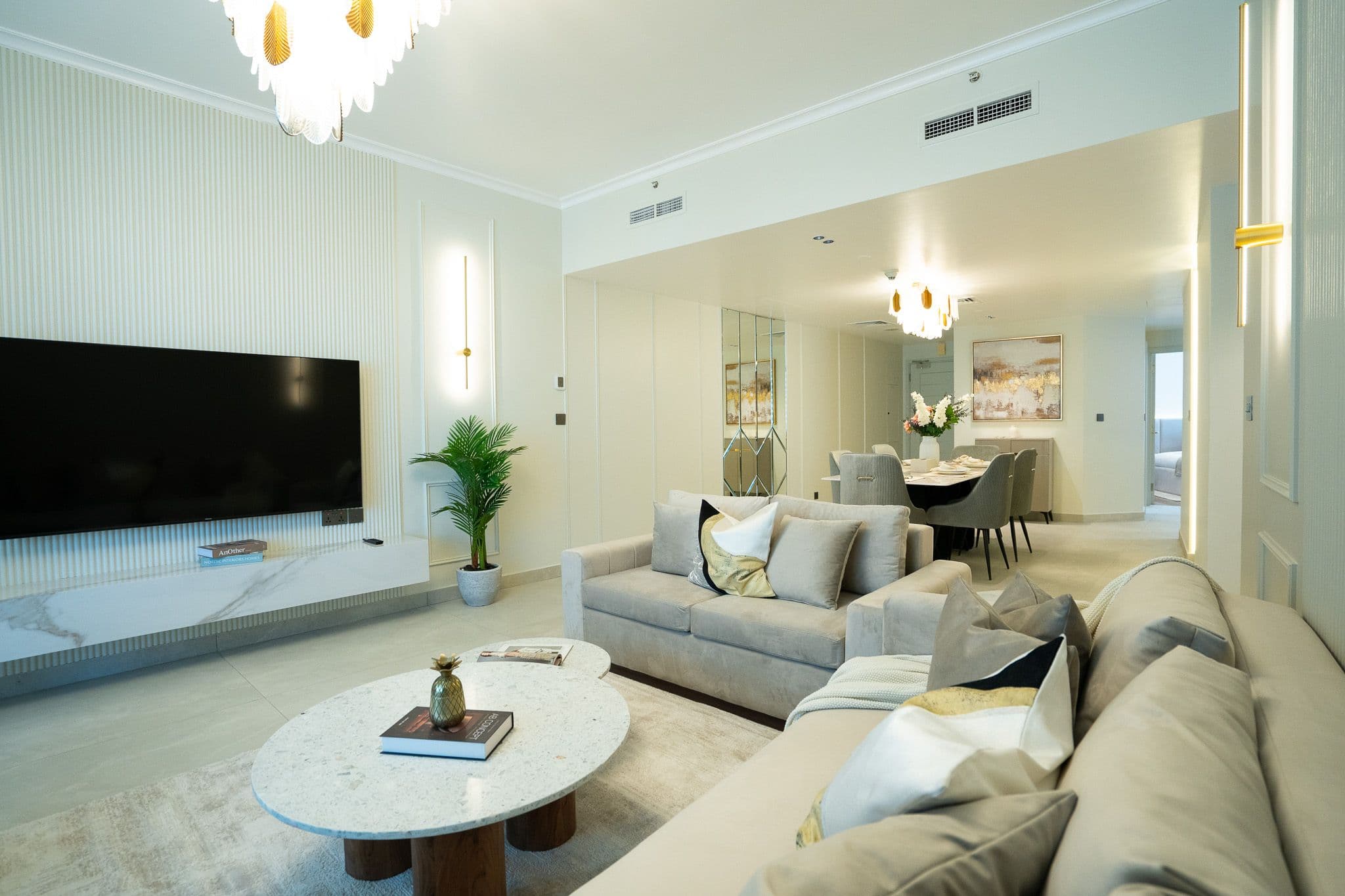  Luxury Upgraded I Spacious 3 BDR I Fully Furnished