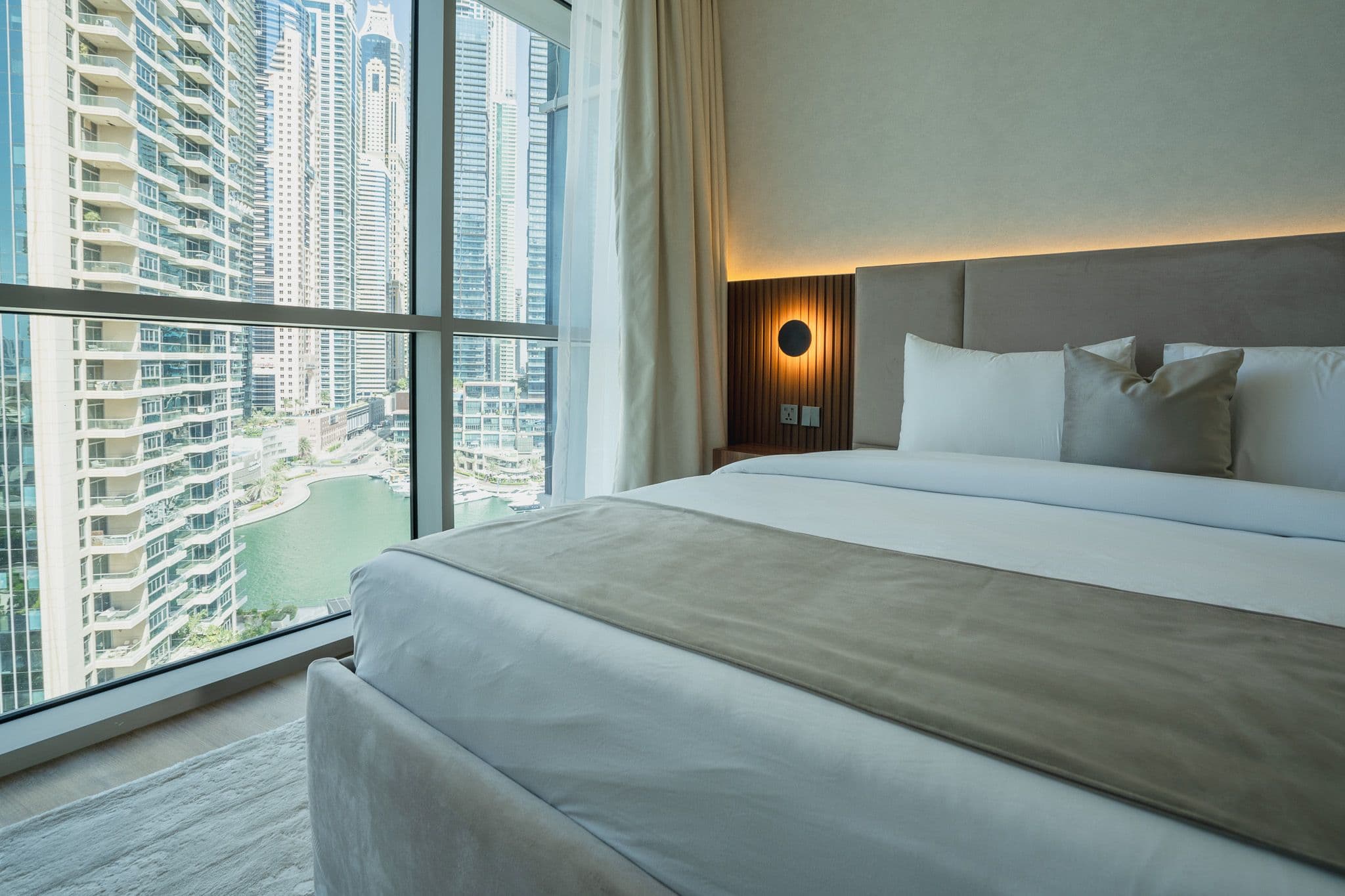  Luxury Upgraded I Spacious 3 BDR I Fully Furnished