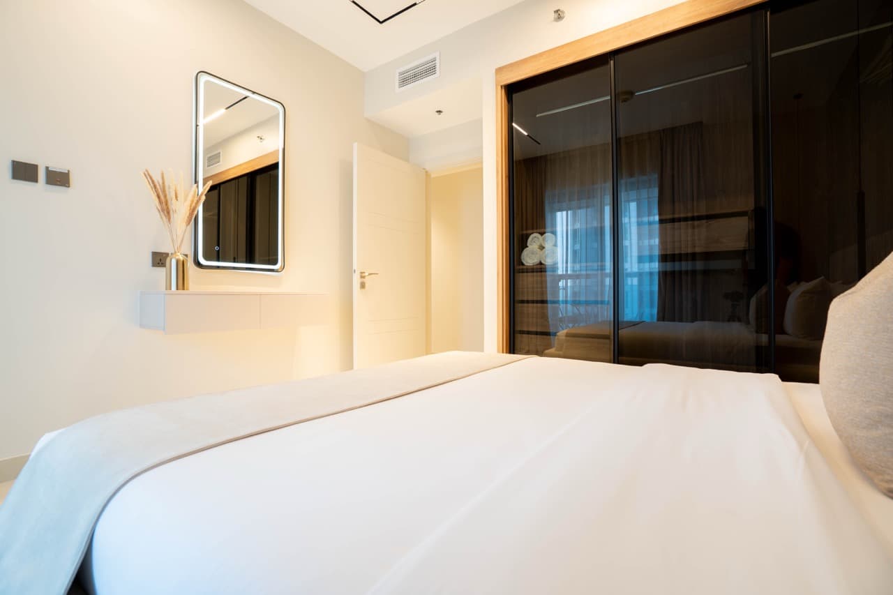 3 BR | Fully Upgraded | Dubai Marina* 12