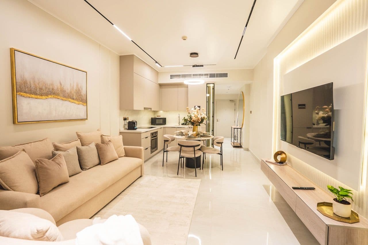 Vibrant 2 BR | Luxury Furnished | Prime Location*