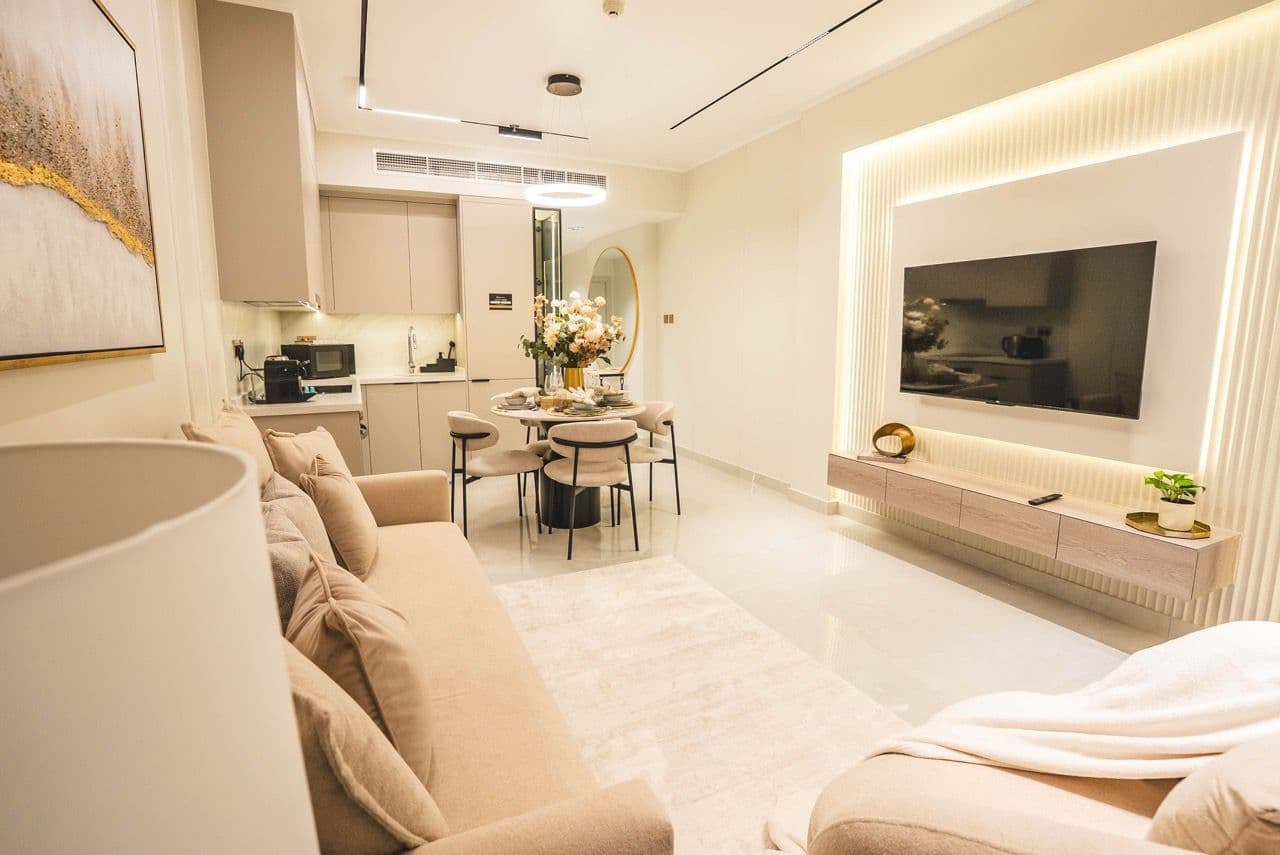 Vibrant 2 BR | Luxury Furnished | Prime Location*