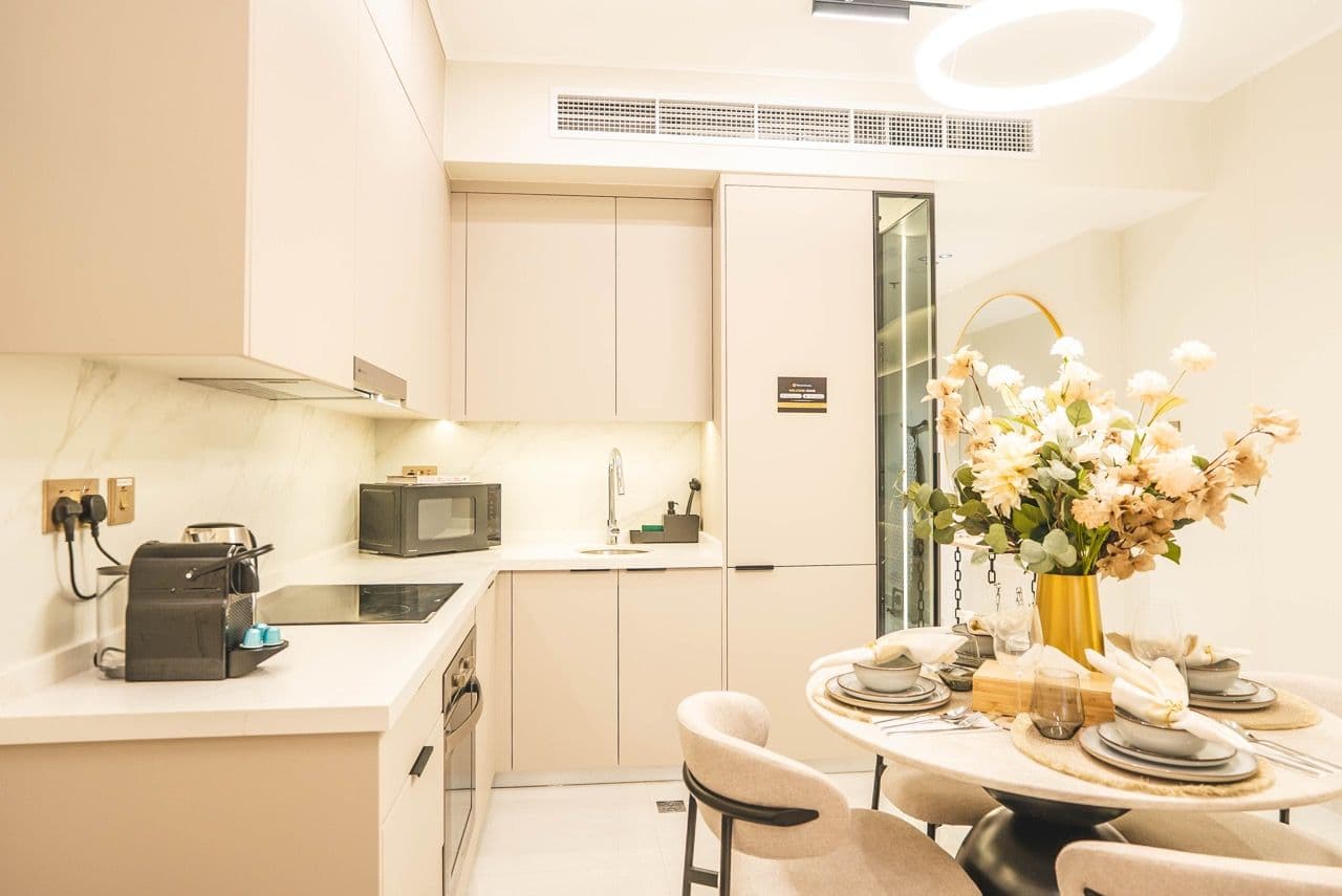 Vibrant 2 BR | Luxury Furnished | Prime Location*