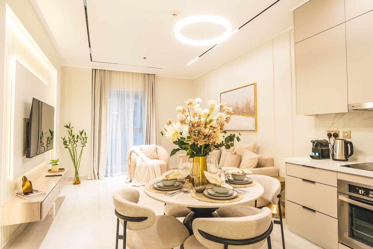 Vibrant 2 BR | Luxury Furnished | Prime Location*