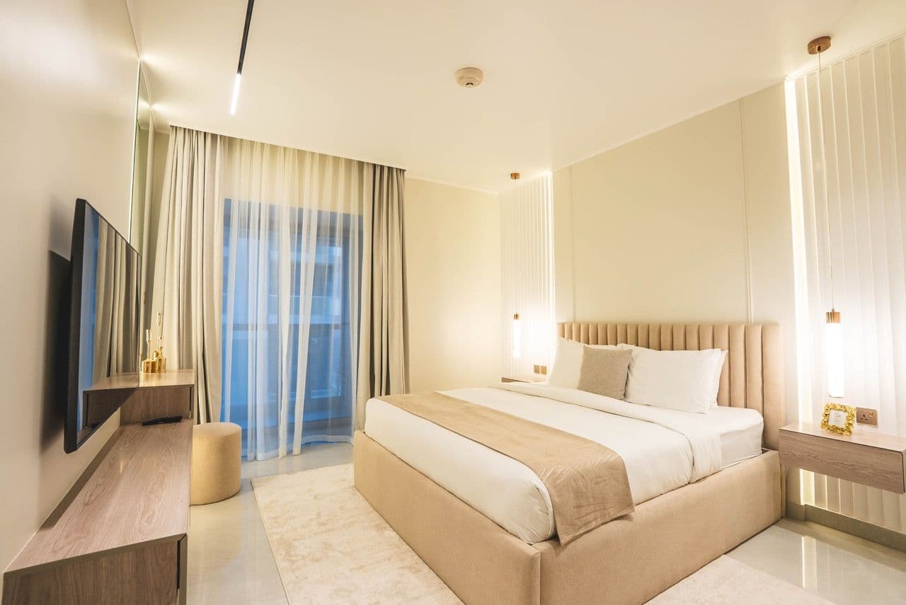 Vibrant 2 BR | Luxury Furnished | Prime Location*