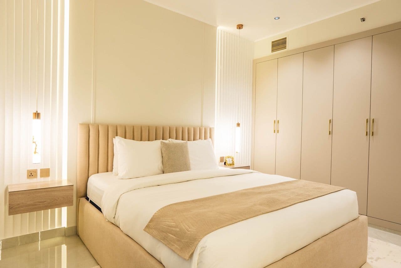 Vibrant 2 BR | Luxury Furnished | Prime Location*