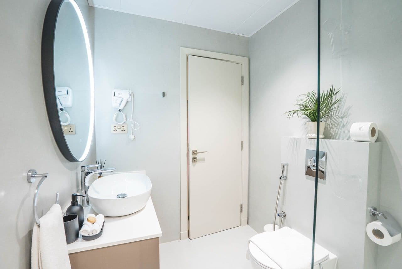 Vibrant 2 BR | Luxury Furnished | Prime Location*