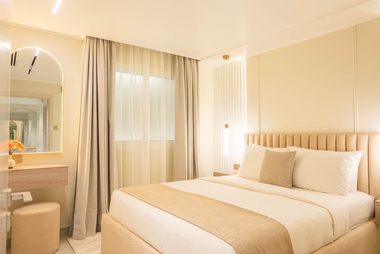 Vibrant 2 BR | Luxury Furnished | Prime Location*