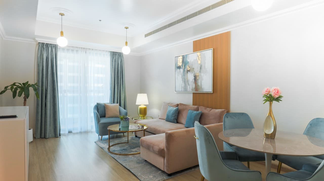 Lush 1 BR | Canal View | Dubai Marina* 2