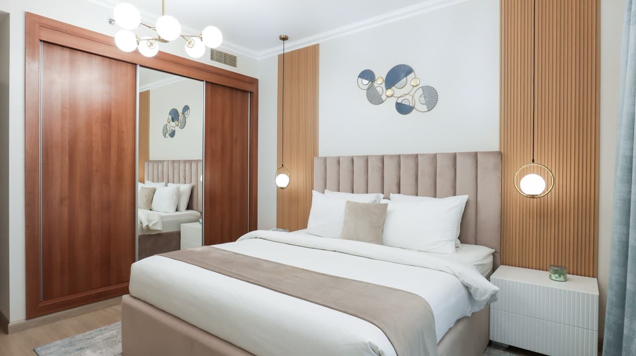 Lush 1 BR | Canal View | Dubai Marina* 8