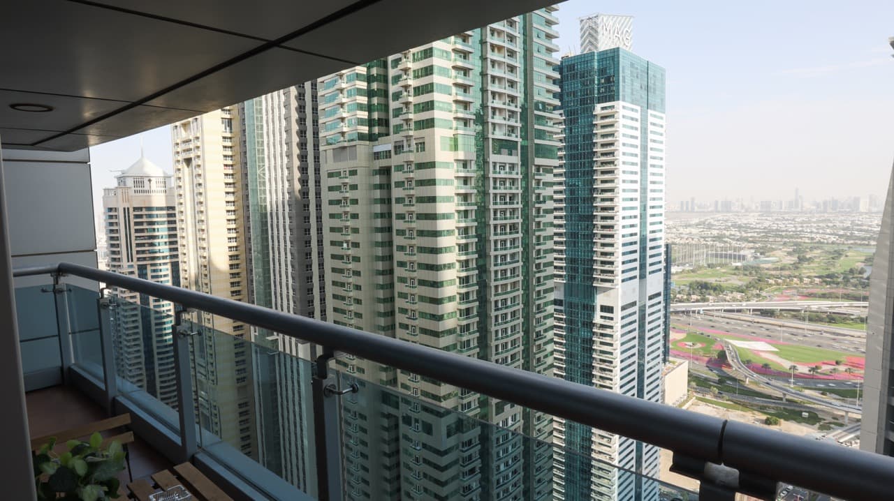 Lush 1 BR | Canal View | Dubai Marina* 7