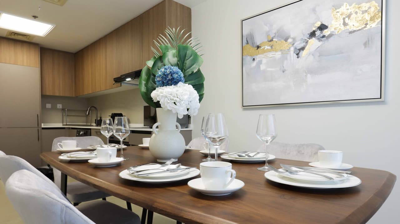 2 BR | Fully Upgraded | High Floor*