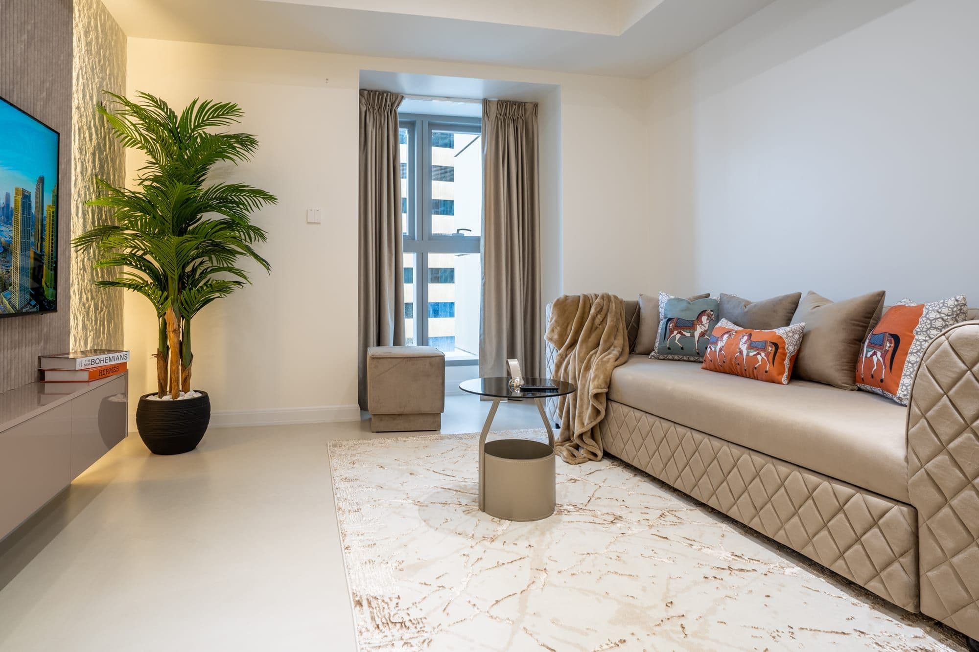 2302 Princess Tower, photo 1